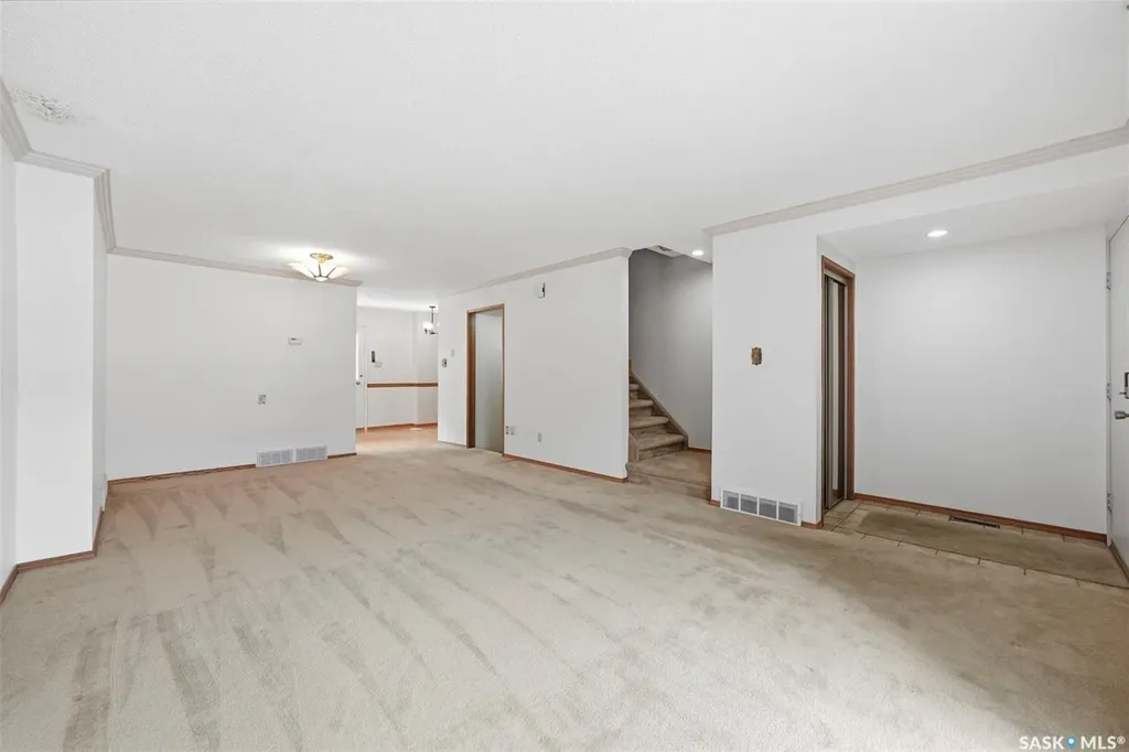 425 Pinehouse Drive Saskatoon SK S7K 5R2