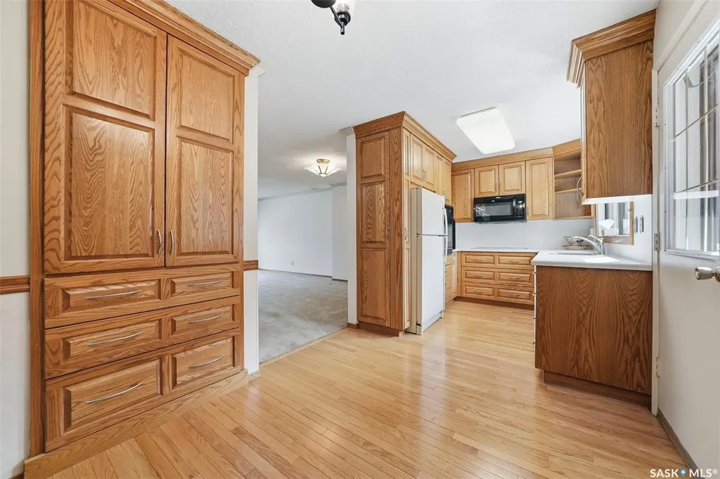 425 Pinehouse Drive Saskatoon SK S7K 5R2