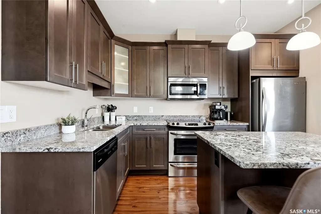 142 Rosewood Gate N Saskatoon SK S7V 0K9