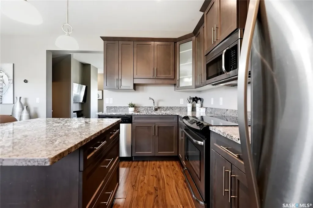 142 Rosewood Gate N Saskatoon SK S7V 0K9