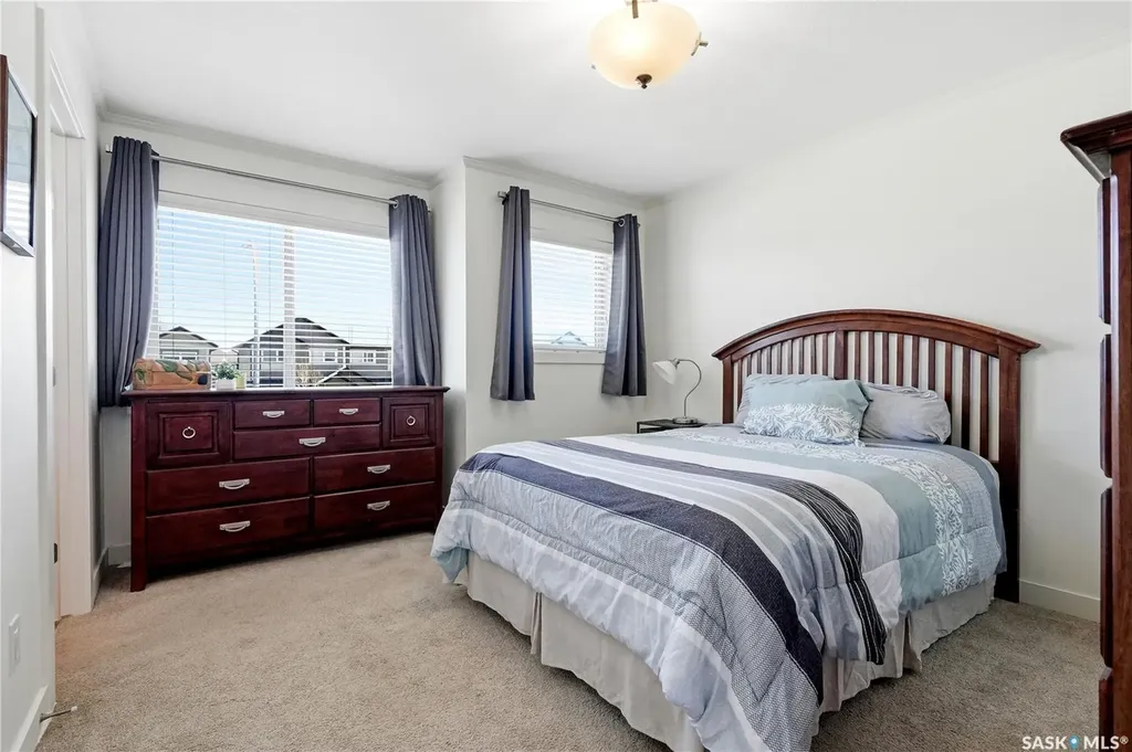 142 Rosewood Gate N Saskatoon SK S7V 0K9