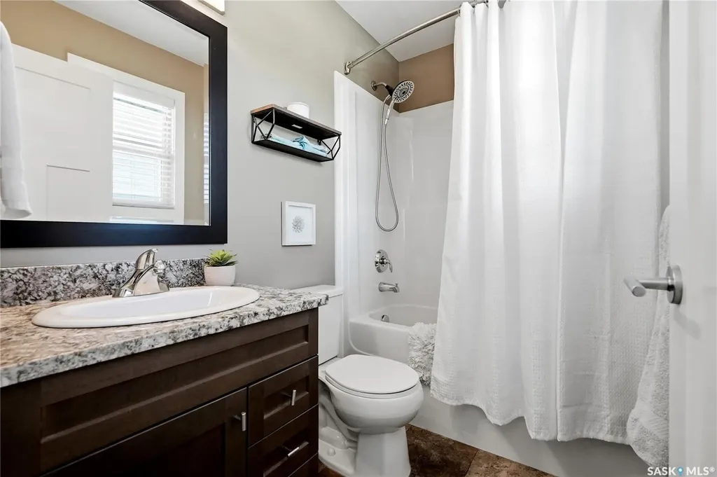 142 Rosewood Gate N Saskatoon SK S7V 0K9