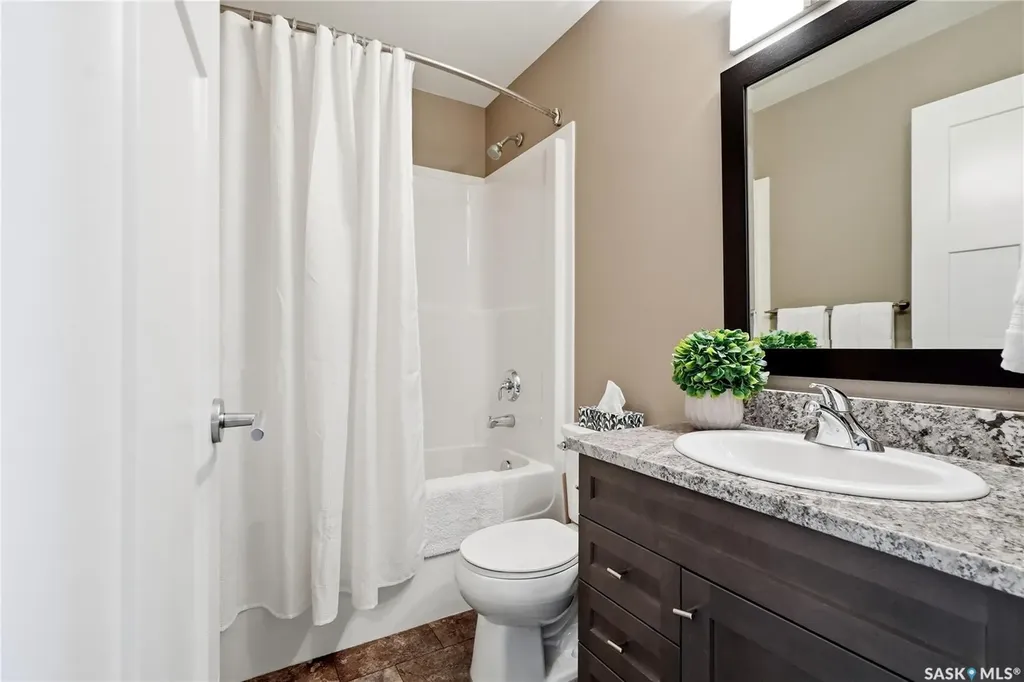 142 Rosewood Gate N Saskatoon SK S7V 0K9