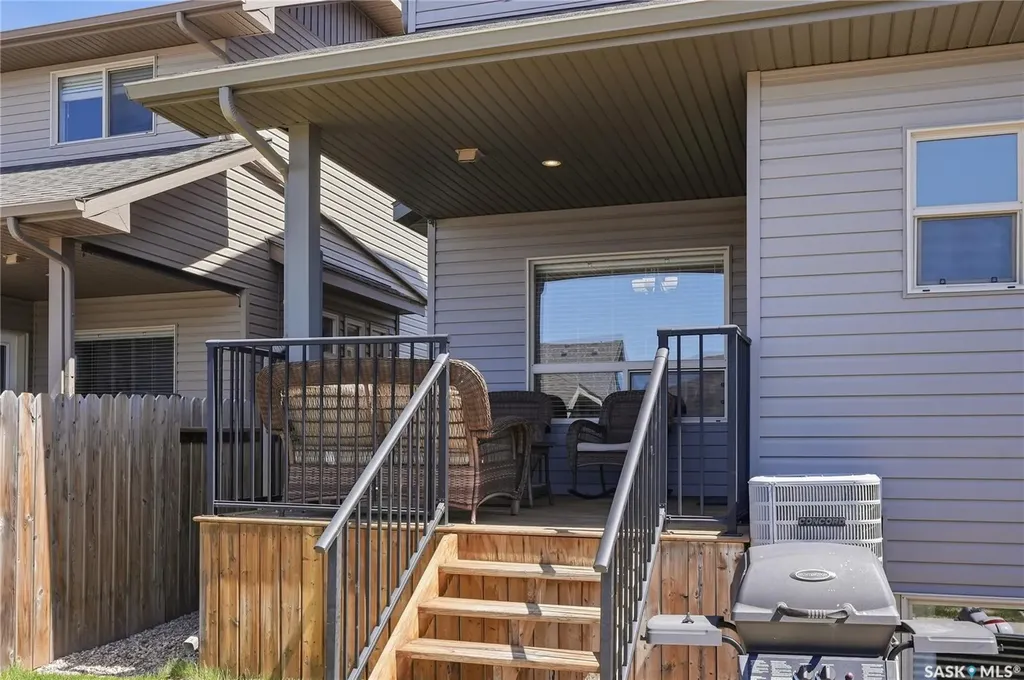142 Rosewood Gate N Saskatoon SK S7V 0K9