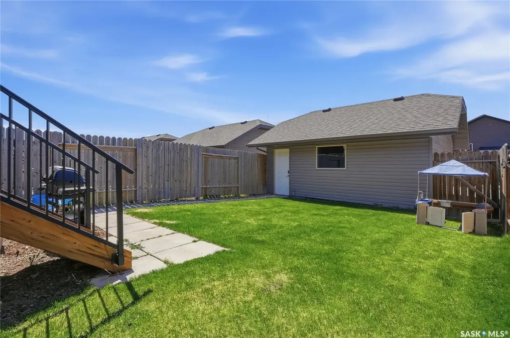 142 Rosewood Gate N Saskatoon SK S7V 0K9