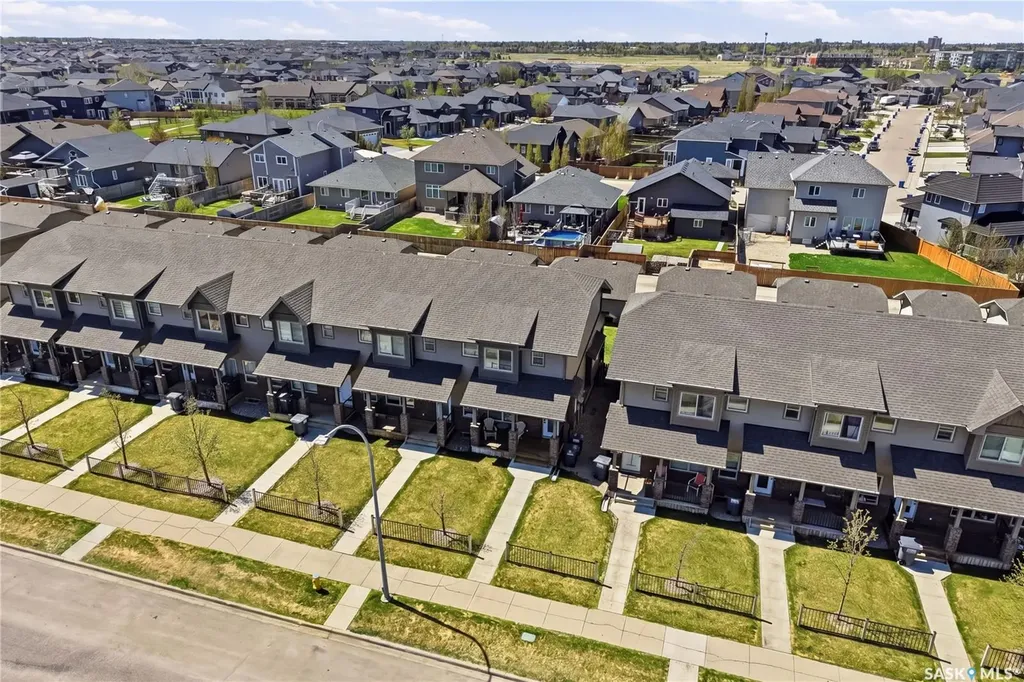 142 Rosewood Gate N Saskatoon SK S7V 0K9