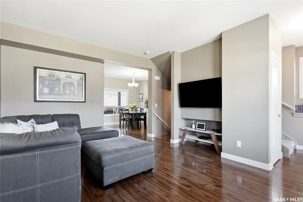 142 Rosewood Gate N Saskatoon SK S7V 0K9