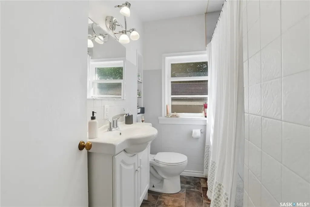 114 107th Street W Saskatoon SK S7N 1N8