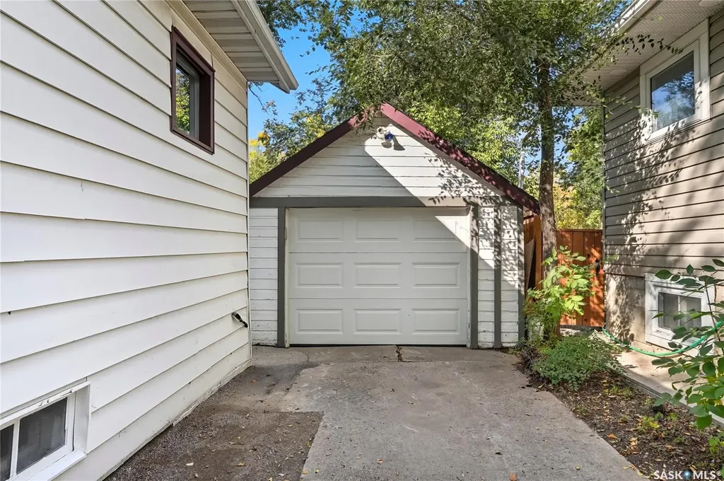 114 107th Street W Saskatoon SK S7N 1N8