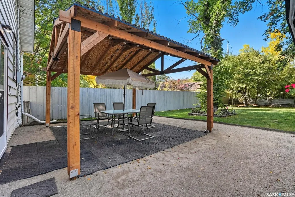 114 107th Street W Saskatoon SK S7N 1N8