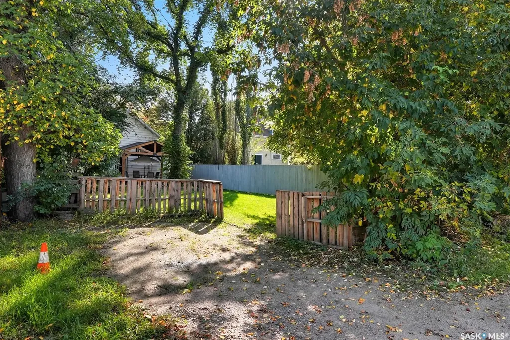114 107th Street W Saskatoon SK S7N 1N8