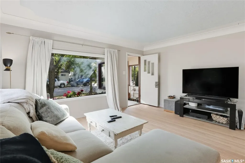 114 107th Street W Saskatoon SK S7N 1N8