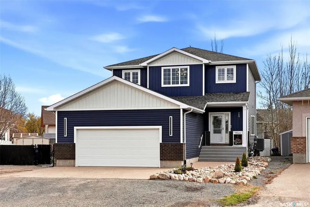 709 Aspen Crescent Pilot Butte SK S0G 3Z0