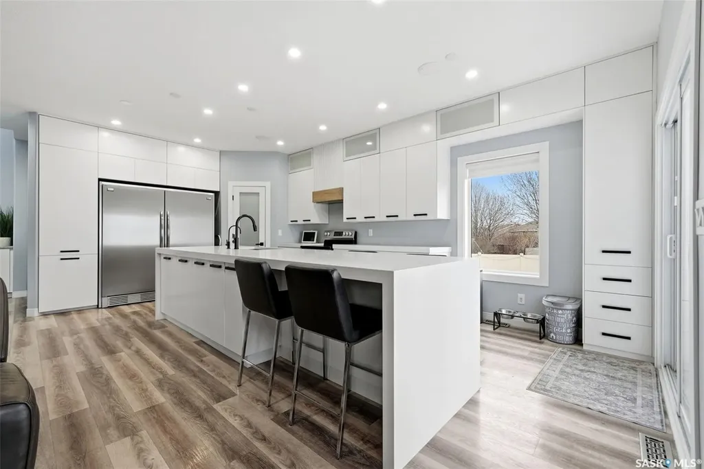 709 Aspen Crescent Pilot Butte SK S0G 3Z0