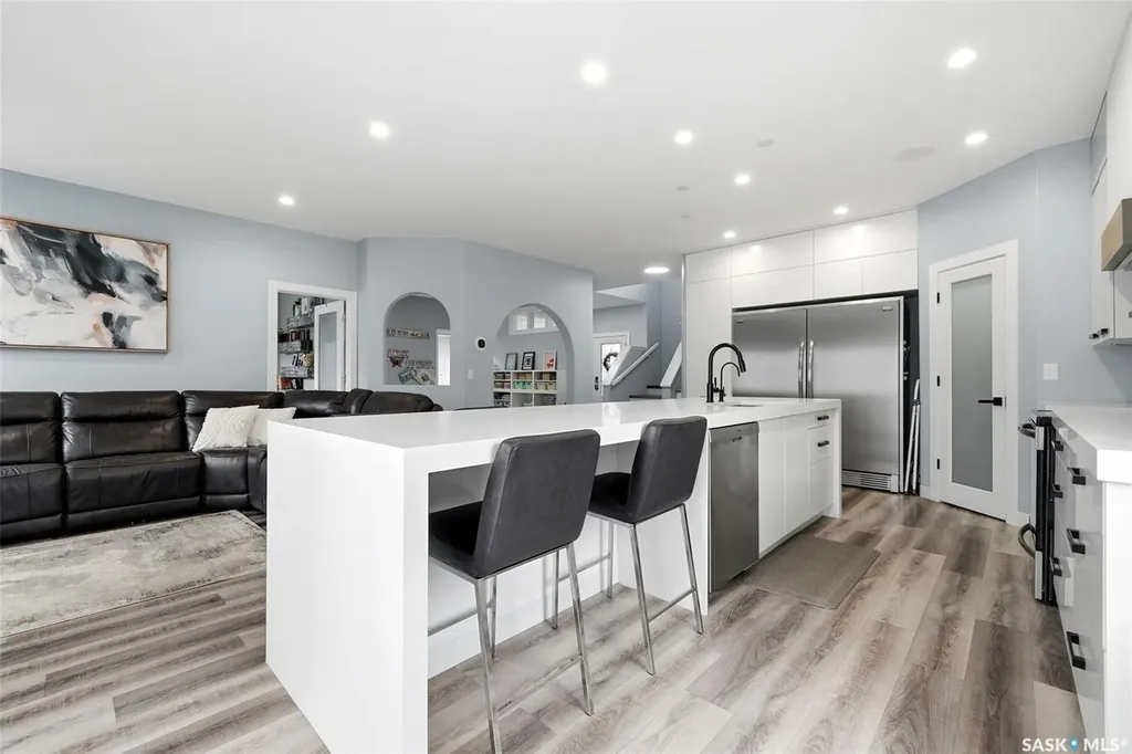 709 Aspen Crescent Pilot Butte SK S0G 3Z0