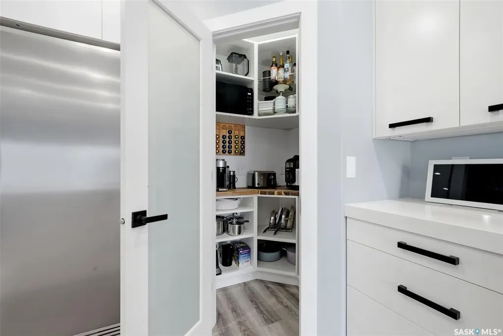 709 Aspen Crescent Pilot Butte SK S0G 3Z0