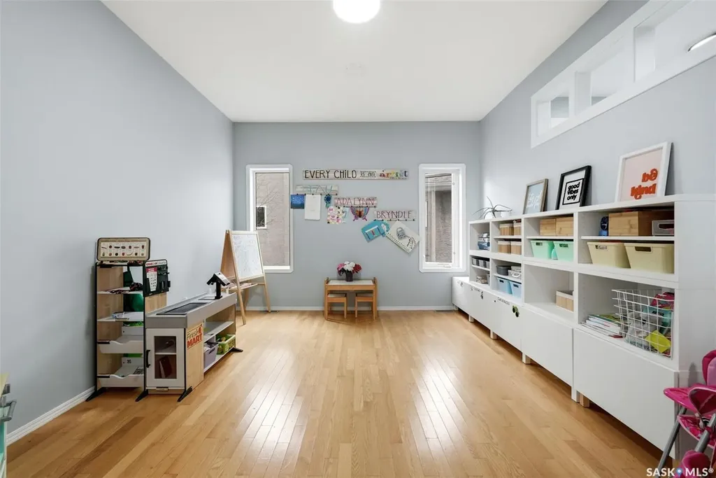 709 Aspen Crescent Pilot Butte SK S0G 3Z0