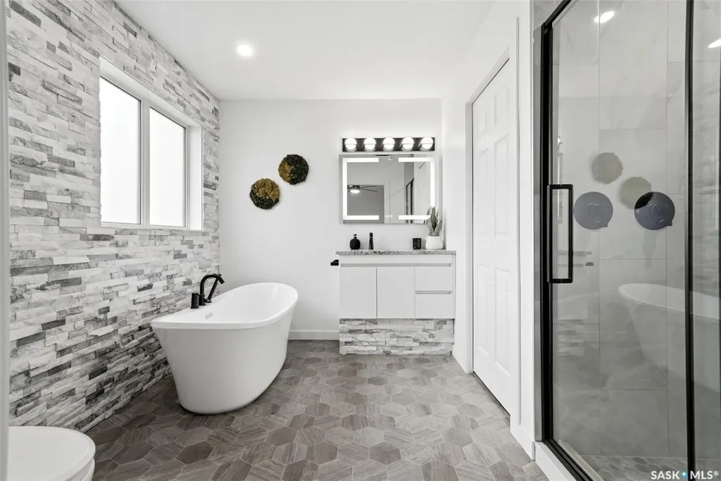 709 Aspen Crescent Pilot Butte SK S0G 3Z0