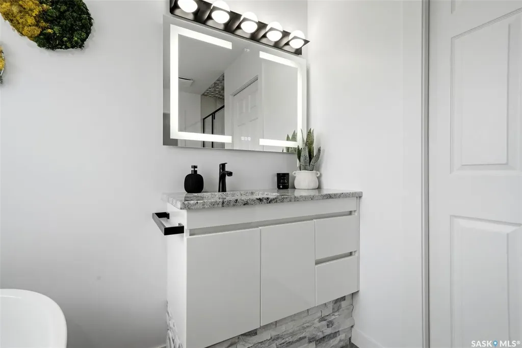 709 Aspen Crescent Pilot Butte SK S0G 3Z0