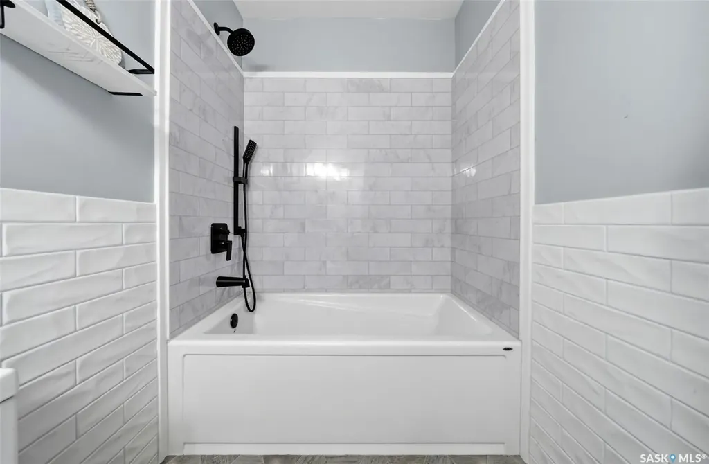 709 Aspen Crescent Pilot Butte SK S0G 3Z0
