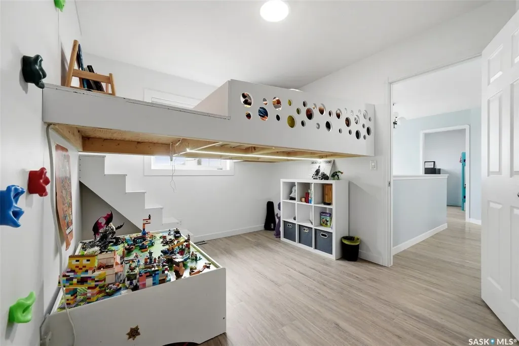 709 Aspen Crescent Pilot Butte SK S0G 3Z0