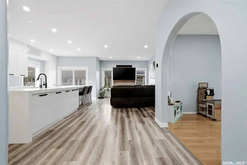 709 Aspen Crescent Pilot Butte SK S0G 3Z0