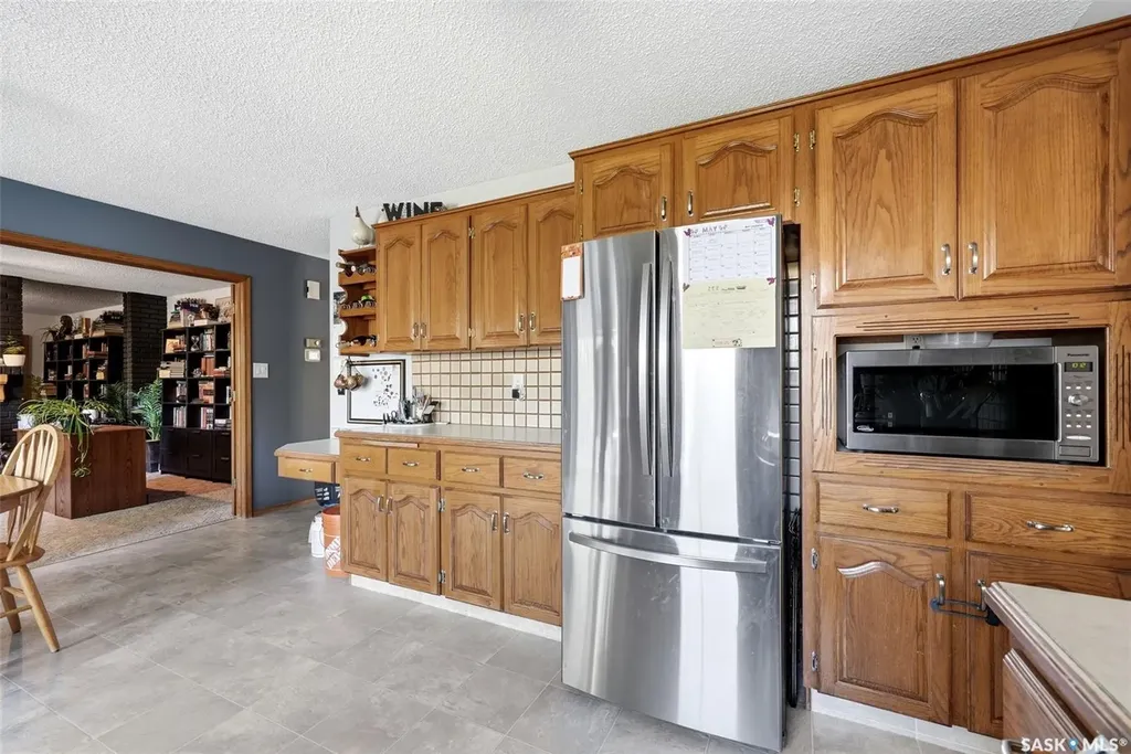 3731 Selinger Crescent Regina SK S4V 2G8
