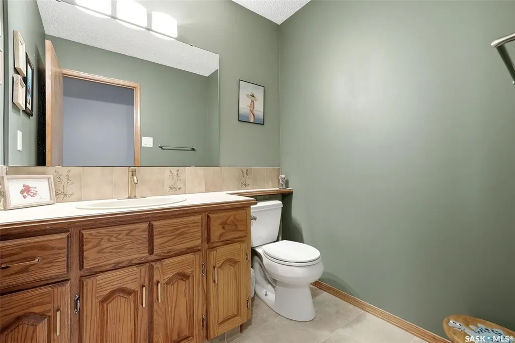 3731 Selinger Crescent Regina SK S4V 2G8
