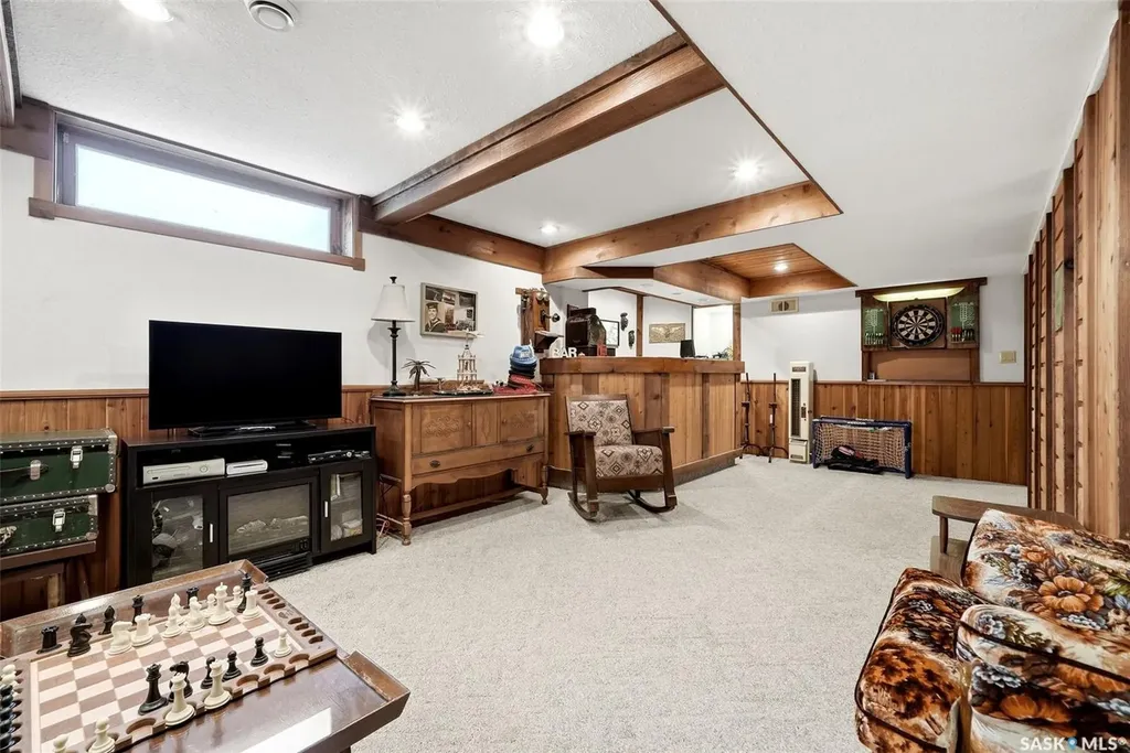 3731 Selinger Crescent Regina SK S4V 2G8