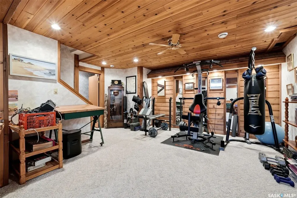 3731 Selinger Crescent Regina SK S4V 2G8