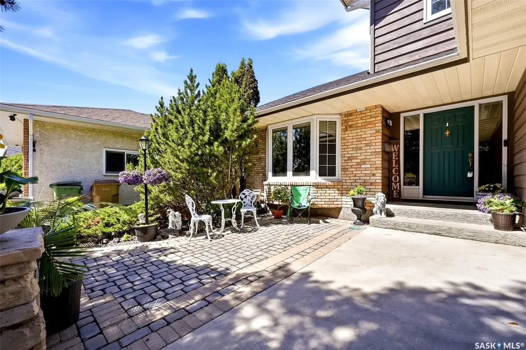 3731 Selinger Crescent Regina SK S4V 2G8