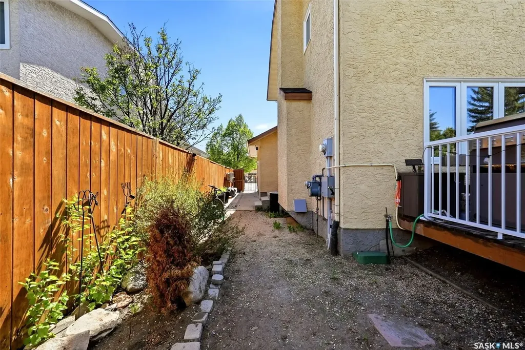 3731 Selinger Crescent Regina SK S4V 2G8