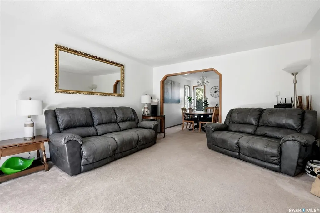 3731 Selinger Crescent Regina SK S4V 2G8