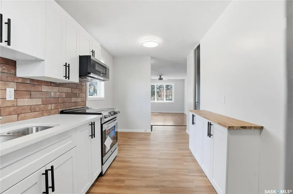 53 Rita Crescent Saskatoon SK S7N 2L4