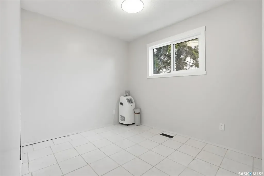 53 Rita Crescent Saskatoon SK S7N 2L4