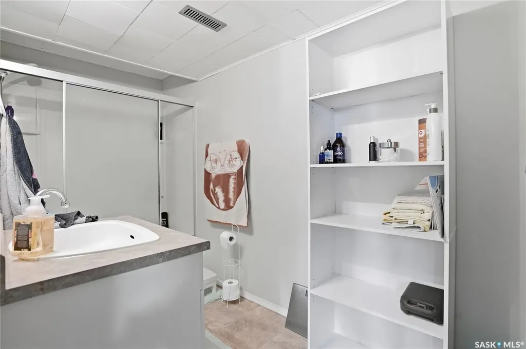53 Rita Crescent Saskatoon SK S7N 2L4
