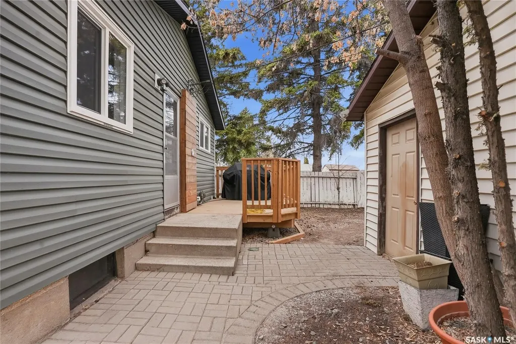 53 Rita Crescent Saskatoon SK S7N 2L4