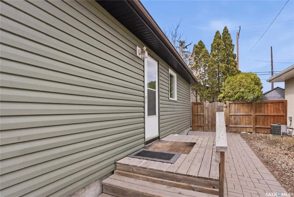 53 Rita Crescent Saskatoon SK S7N 2L4