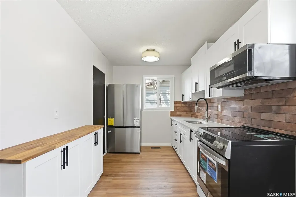 53 Rita Crescent Saskatoon SK S7N 2L4