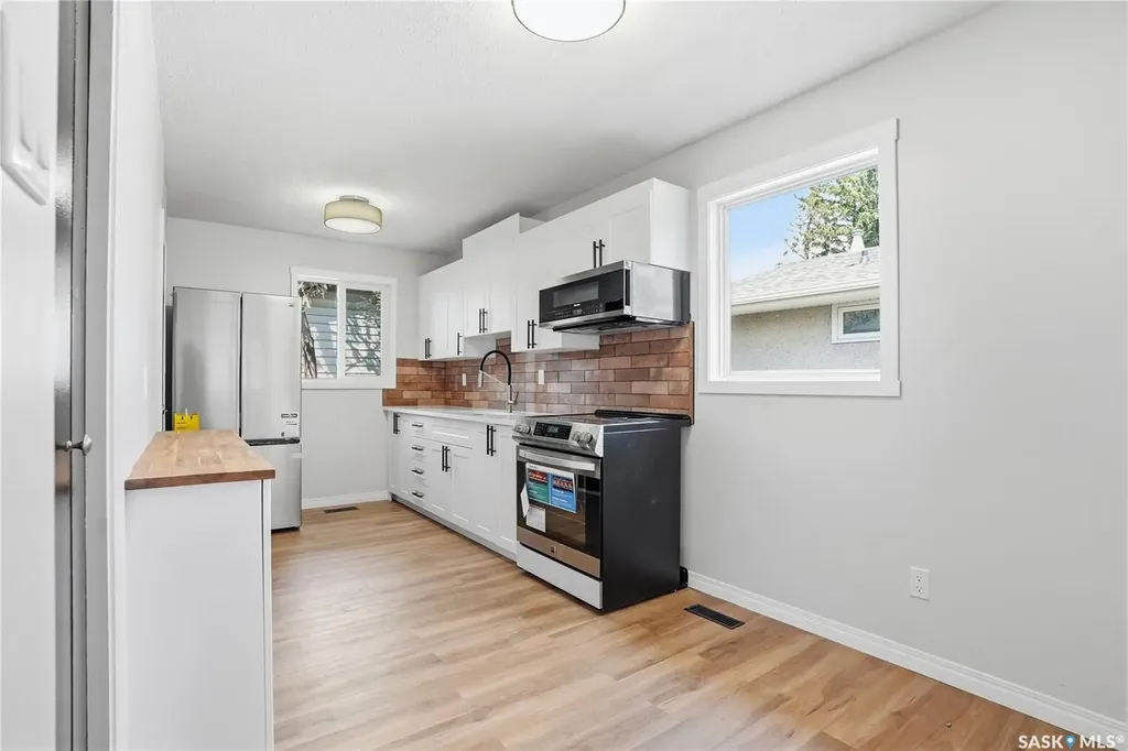 53 Rita Crescent Saskatoon SK S7N 2L4