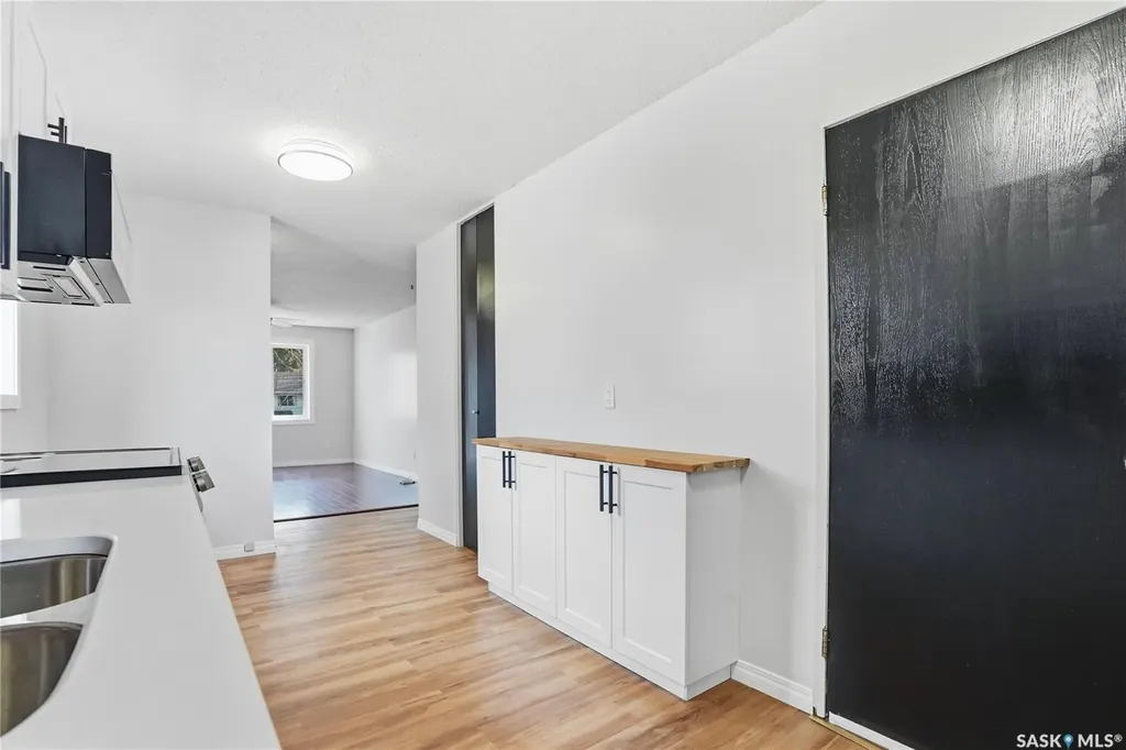 53 Rita Crescent Saskatoon SK S7N 2L4