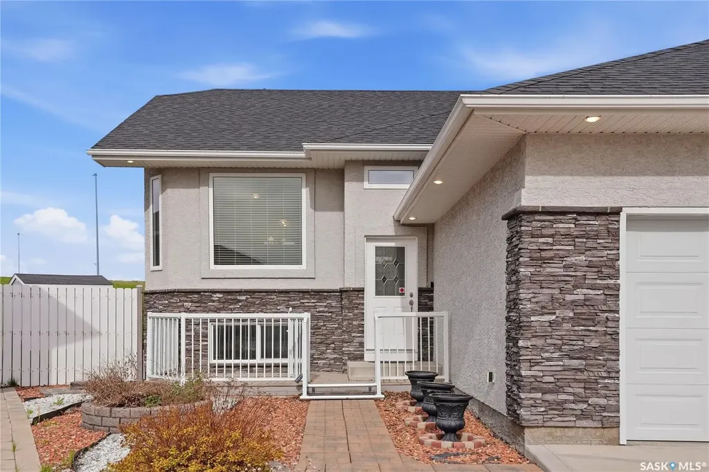 1134 Rempel Place Saskatoon SK S7T 0M2
