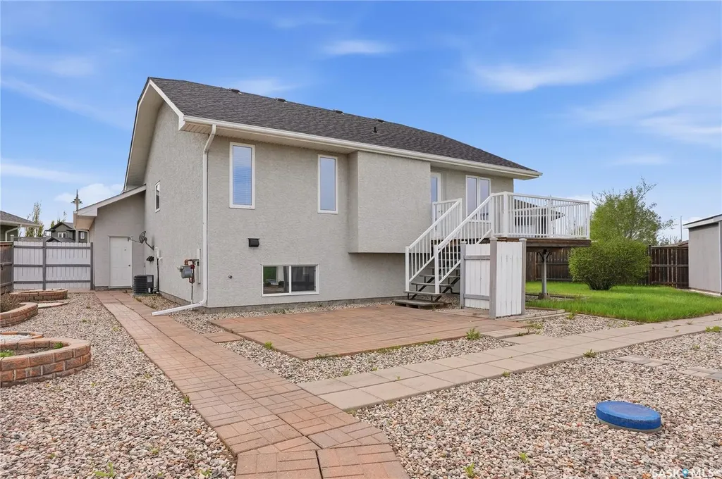1134 Rempel Place Saskatoon SK S7T 0M2