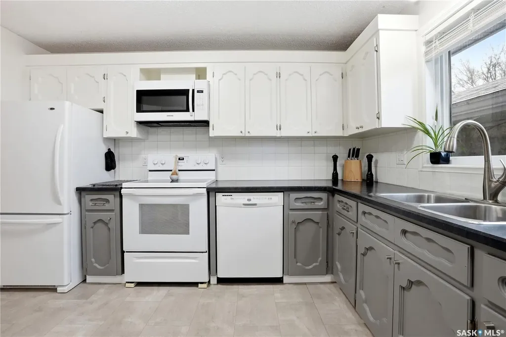 14 Edenwold Crescent Regina SK S4R 8A3