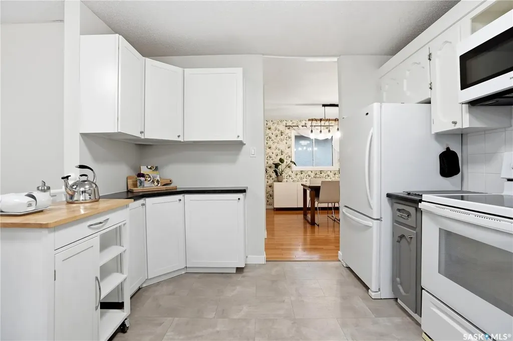 14 Edenwold Crescent Regina SK S4R 8A3