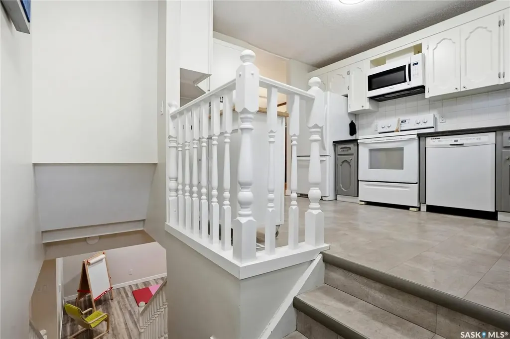 14 Edenwold Crescent Regina SK S4R 8A3