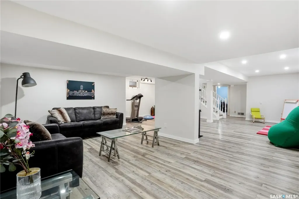 14 Edenwold Crescent Regina SK S4R 8A3