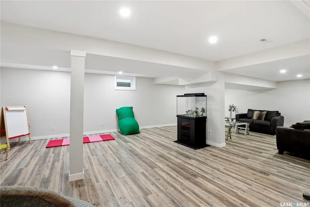 14 Edenwold Crescent Regina SK S4R 8A3