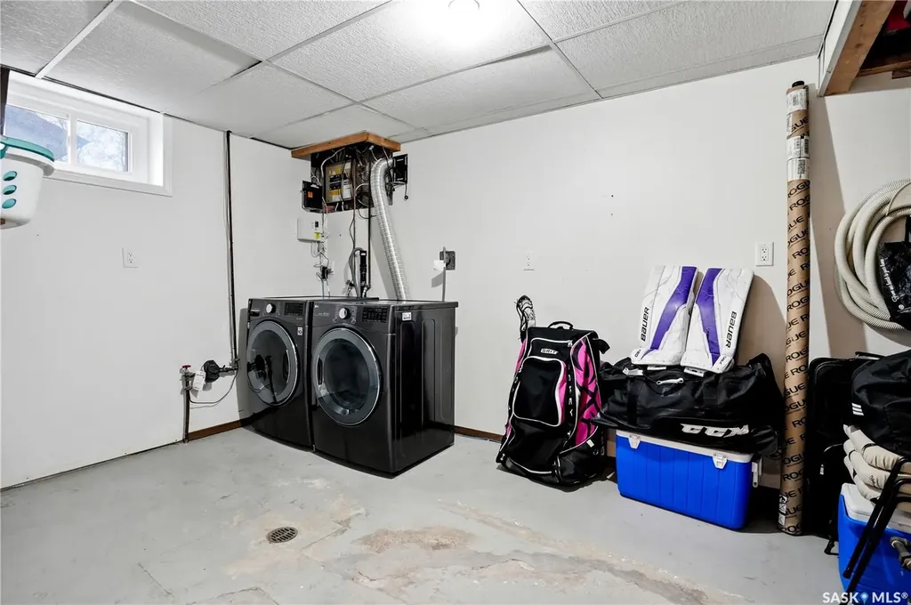 14 Edenwold Crescent Regina SK S4R 8A3