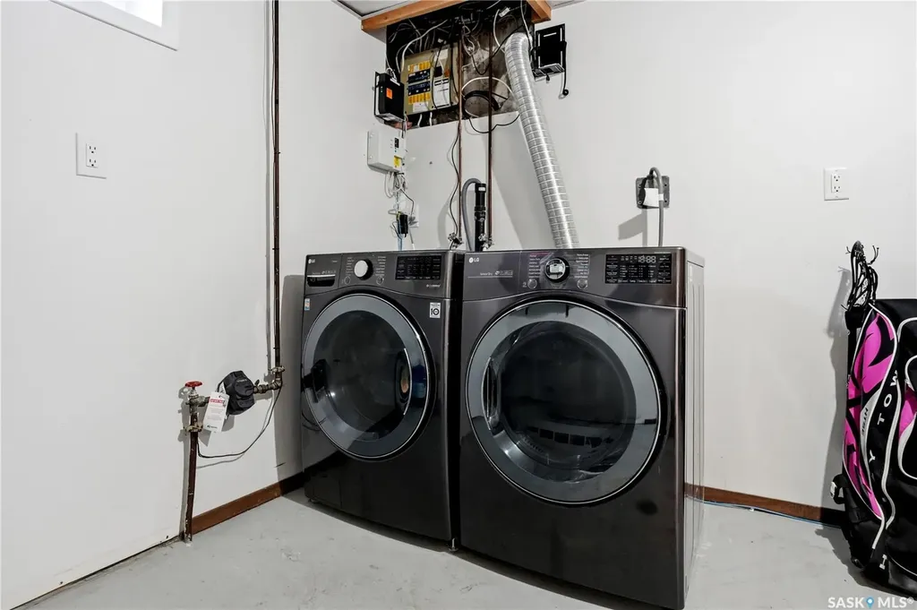 14 Edenwold Crescent Regina SK S4R 8A3